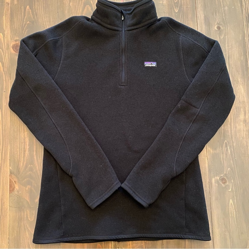 Patagonia women's black pullover fleece sweater